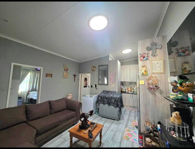 2 BEDROOM TOWNHOUSE FOR SALE IN ELSPARK